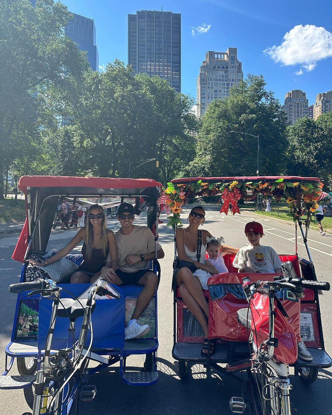 Pampita con su familia en Nueva York