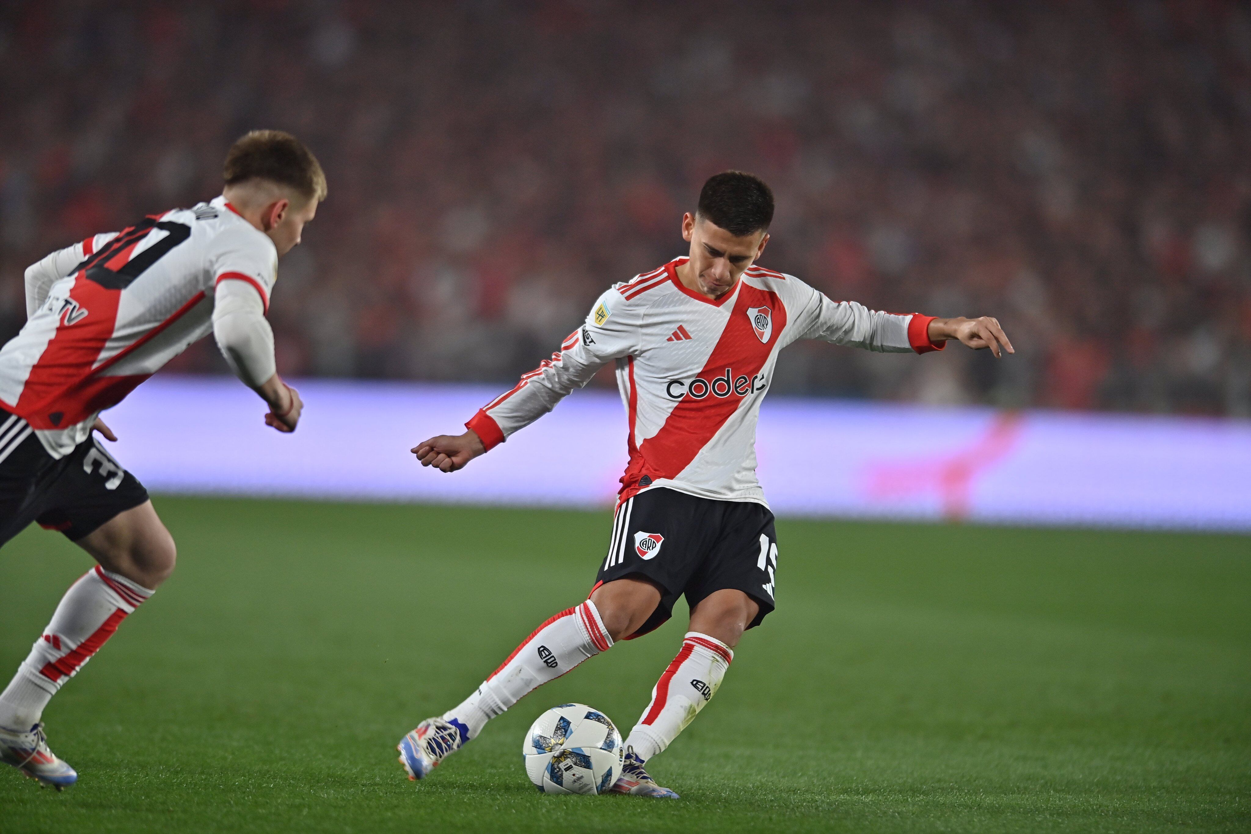 El Diablito Echeverri marcó el 1-0 de River ante Huracán (@RiverPlate)