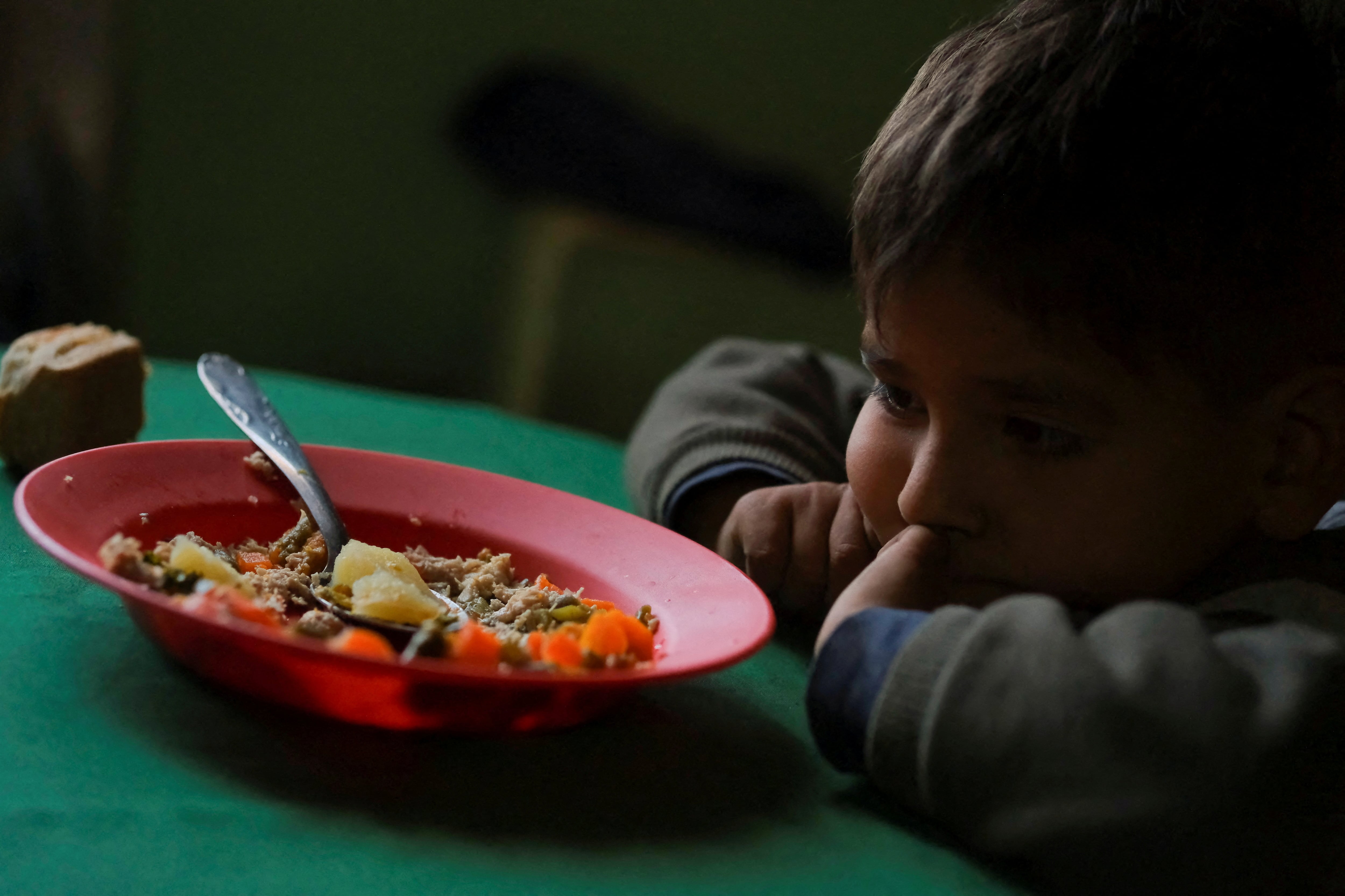 Casi el 30% de los chicos de la Argentina no tienen sus necesidades alimentarias cubiertas. REUTERS 