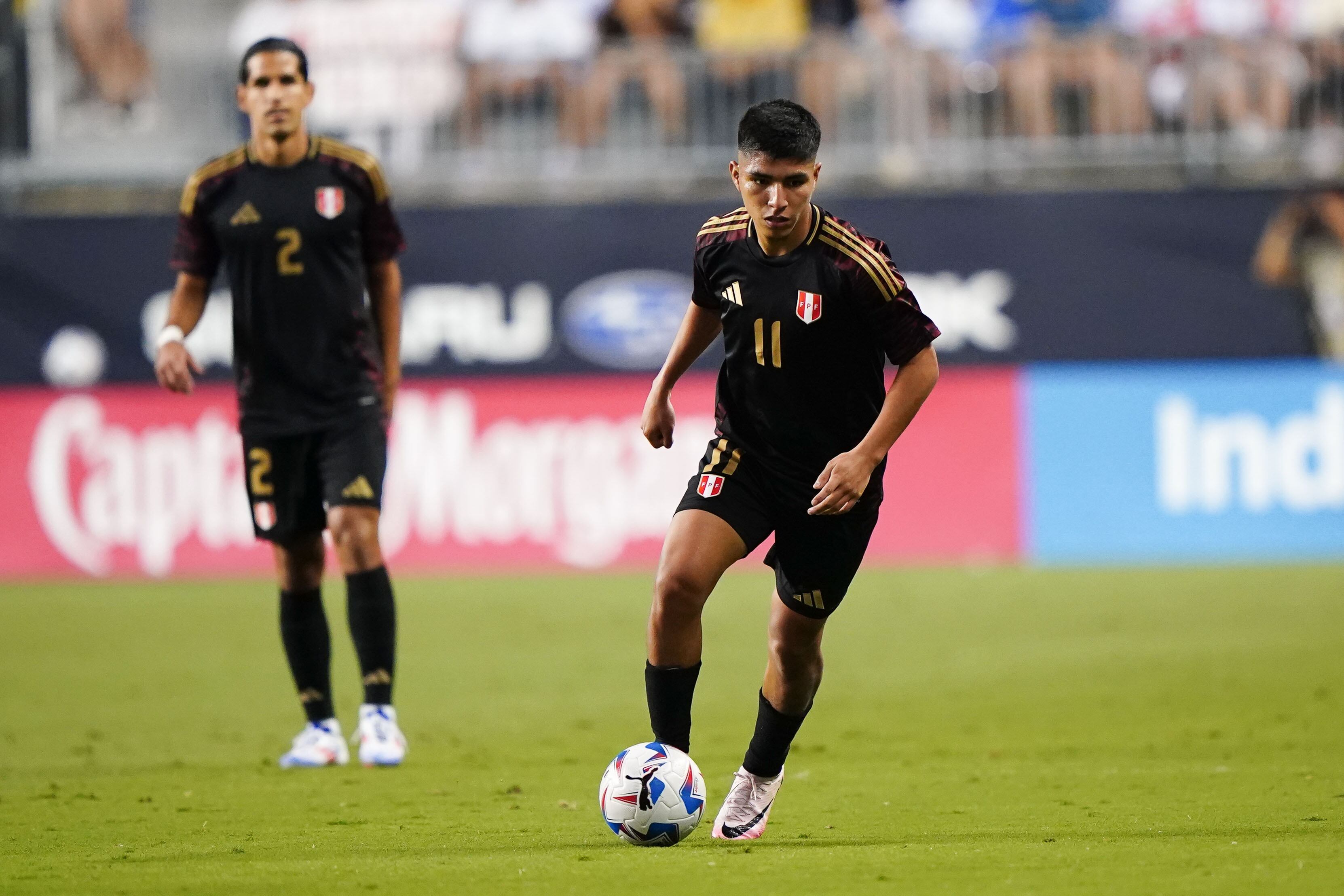 Piero Quispe jugó 45 minutos en Perú vs El Salvador y fue reemplazado por Joao Grimaldo.