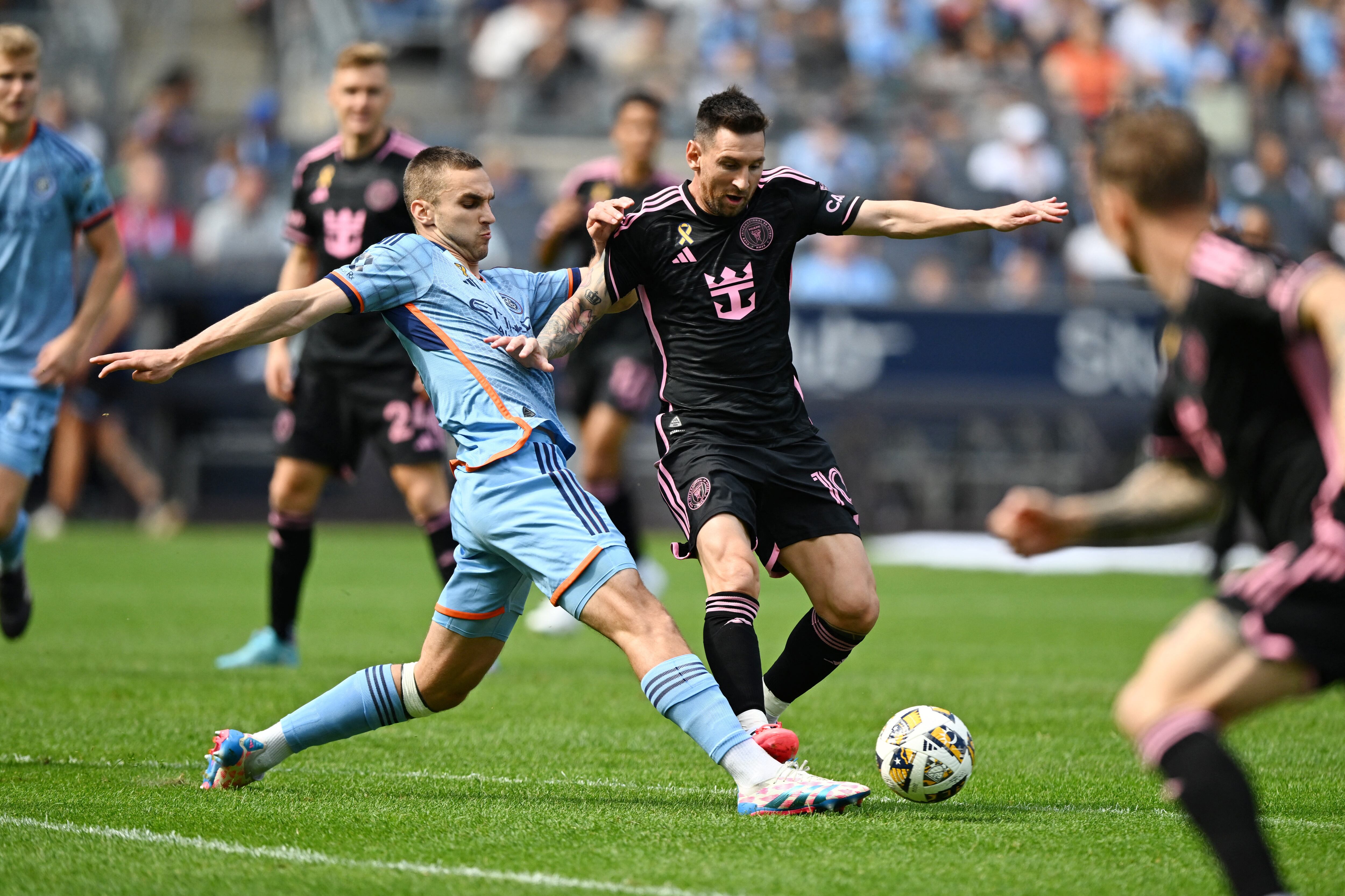 Lionel Messi en acción en el duelo ante NYC por la MLS (Mark Smith-Imagn Images)