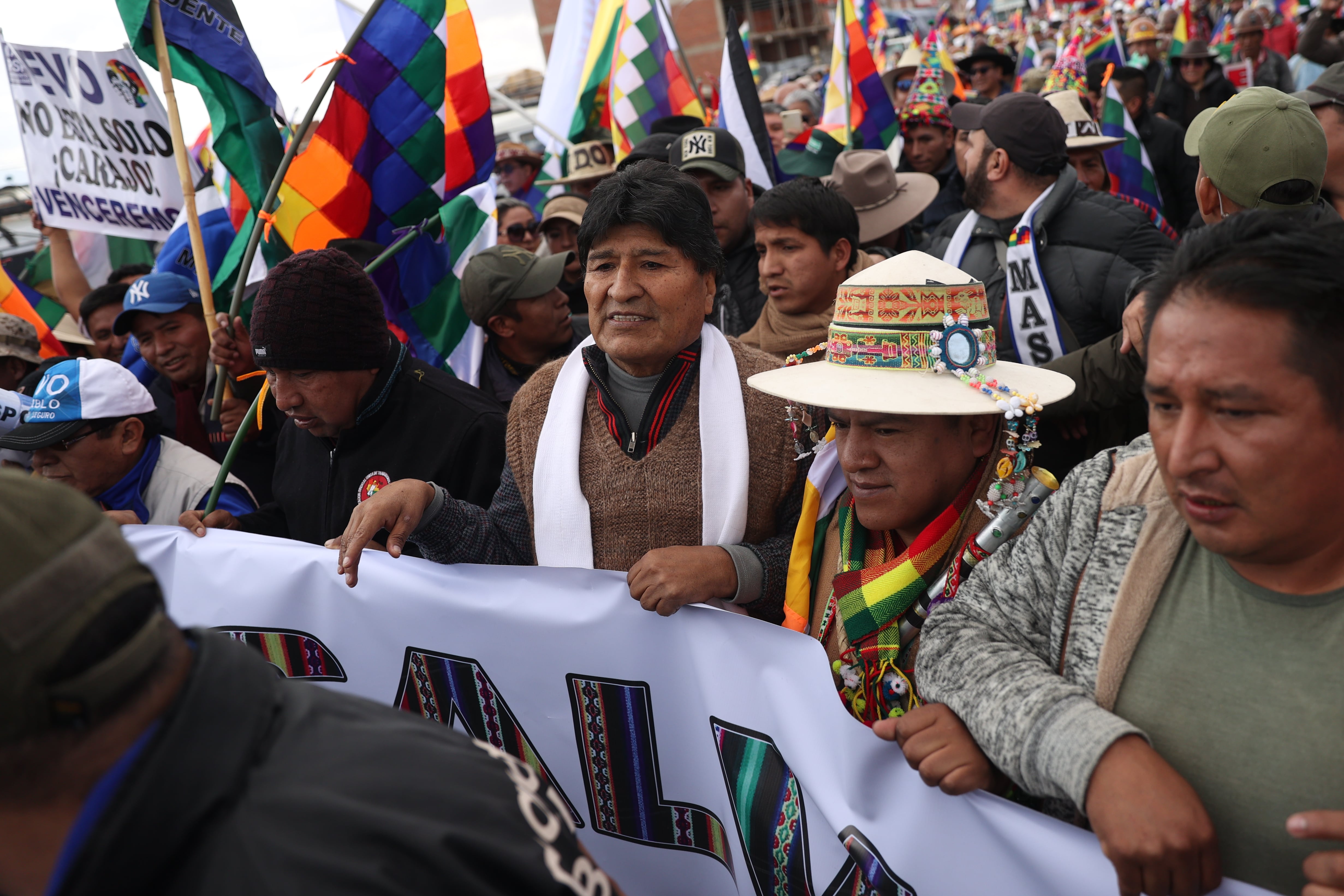 El expresidente de Bolivia y líder del oficialismo, Evo Morales, participando en una marcha en Caracollo (EFE/ Luis Gandarillas)
