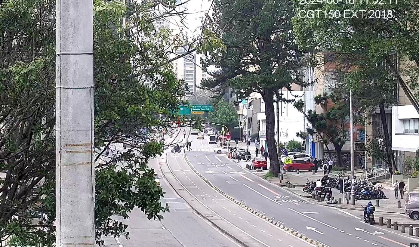 La movilidad en la carrera Séptima se ha visto afectada por varias horas tras la obra de la Eaab y el posterior bloqueo a causa de una manifestación - crédito @BogotaTransito/X