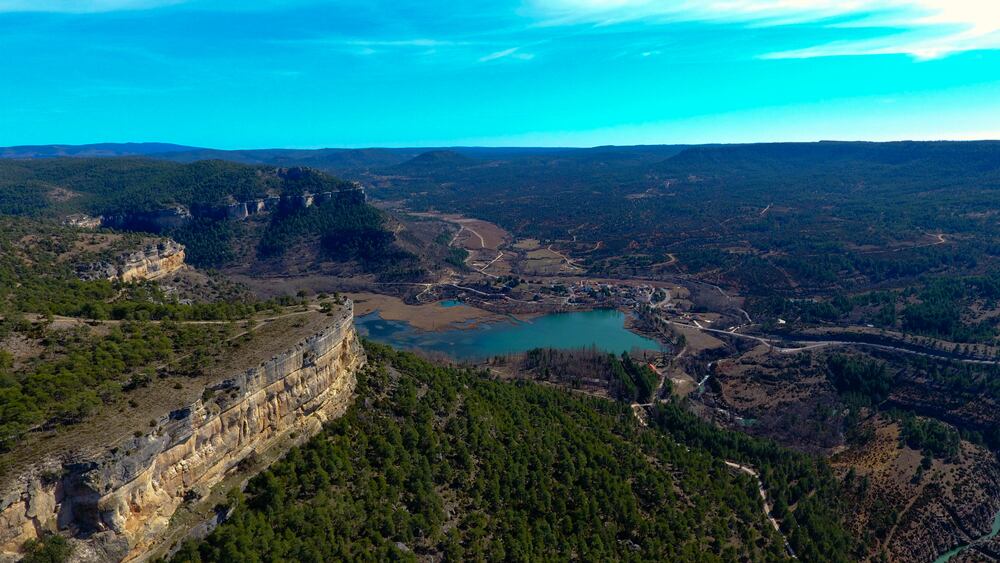 Uña y su laguna, en Cuenca (Shutterstock).