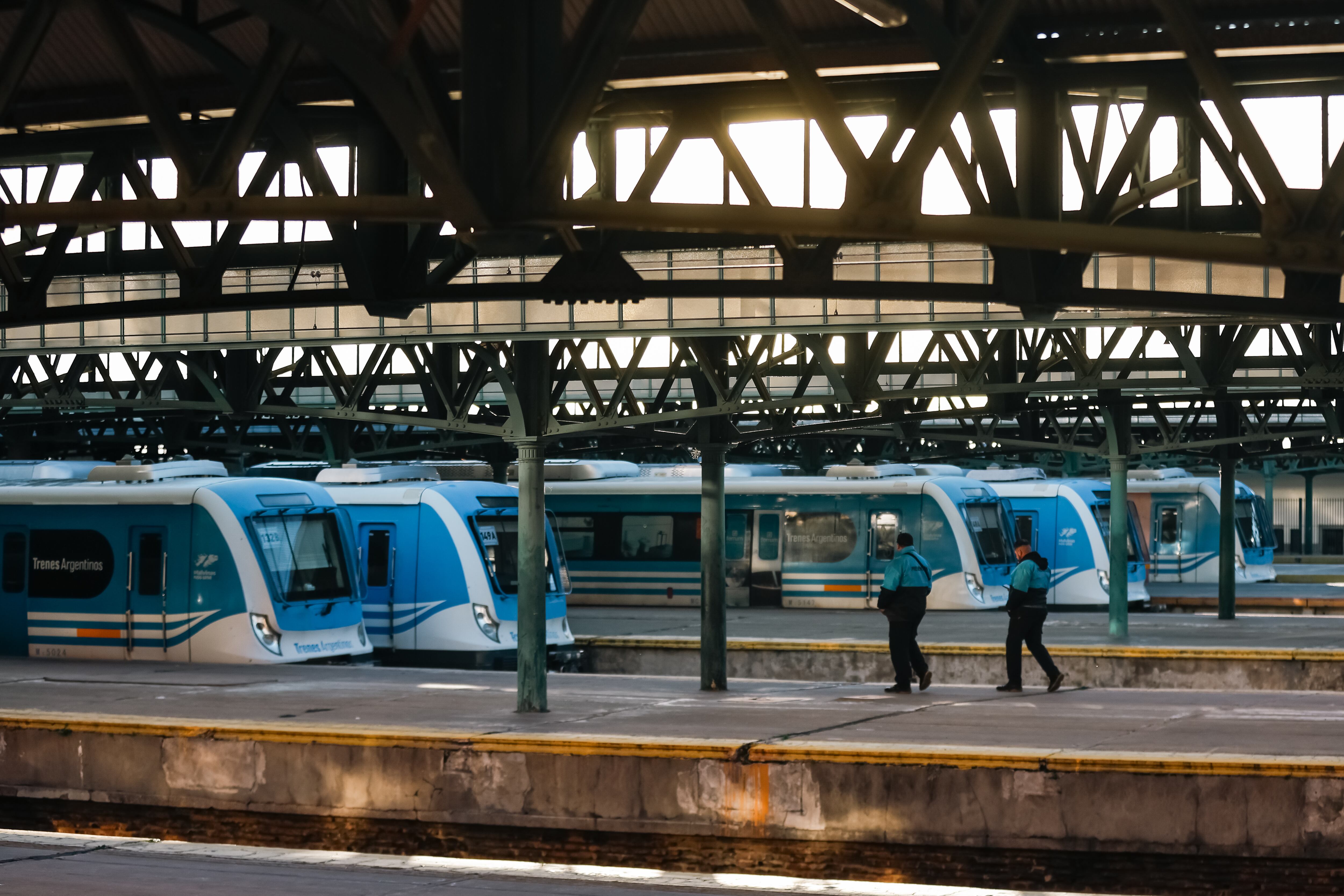 Cinco de las siete líneas de trenes que operan en el AMBA están controladas por Sofse: Belgrano Sur, Mitre, Roca, Sarmiento y San Martín (EFE)
