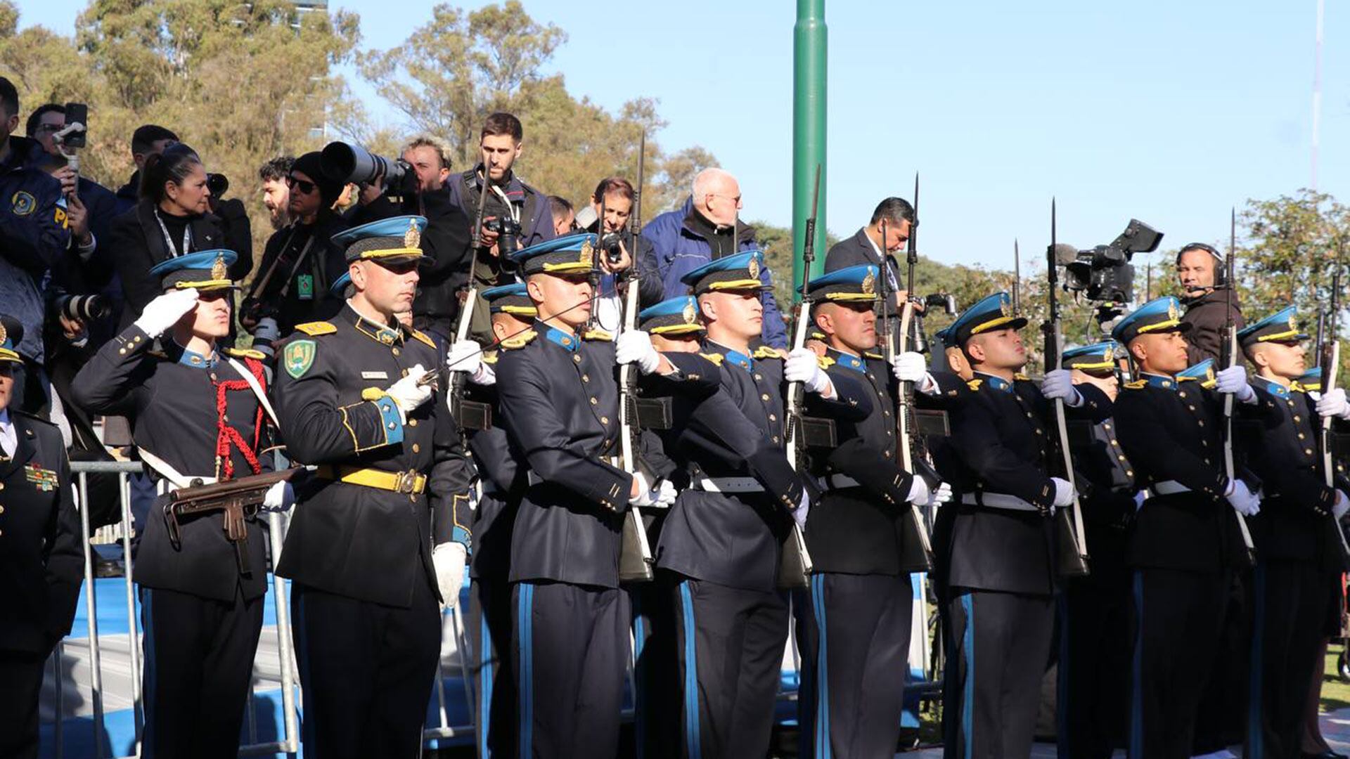 homenaje Milei a Policías Caidos en Cumplimiento del Deber