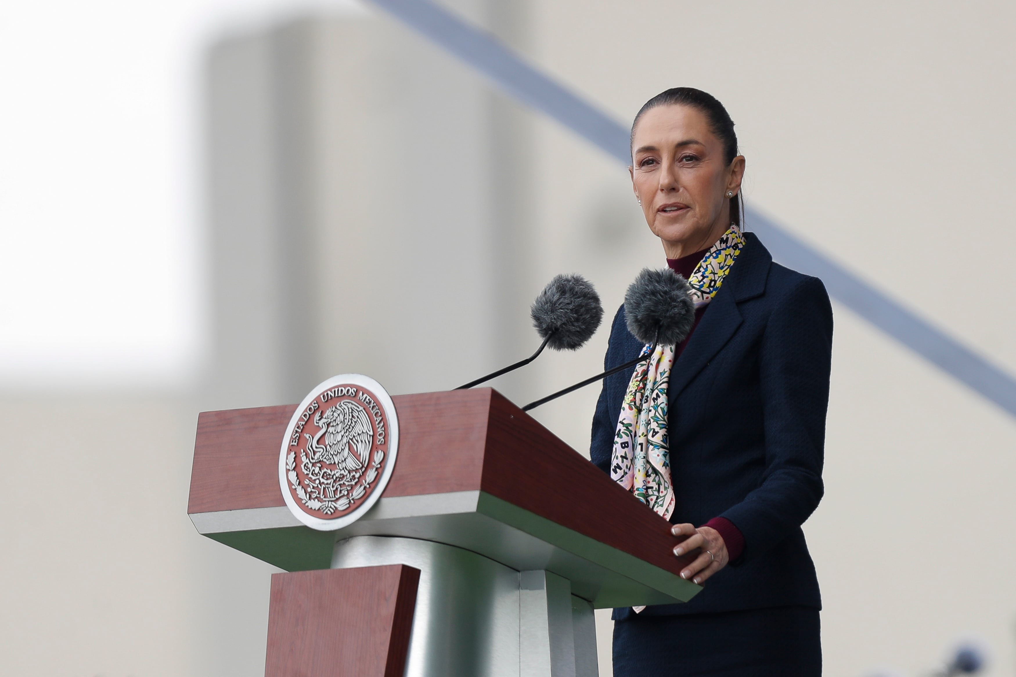 La presidenta electa de México, Claudia Sheinbaum, catalogó como absurdas las especulaciones sobre la candidatura presidencial del hijo de AMLO en 2030 (EFE/ Isaac Esquivel)