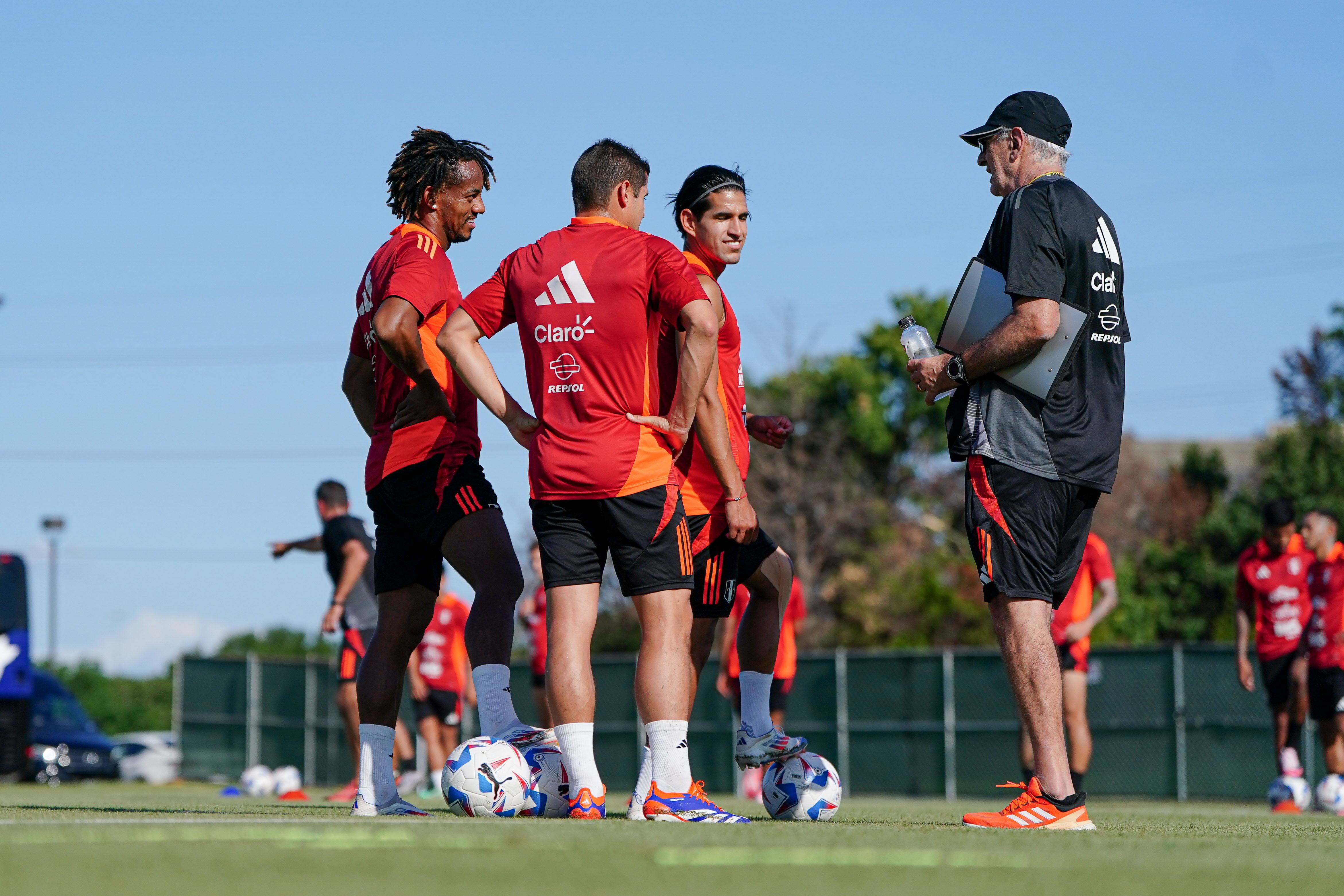 La selección peruana está trabajando pensando en su debut con Chile por la Copa América 2024. (La Bicolor)