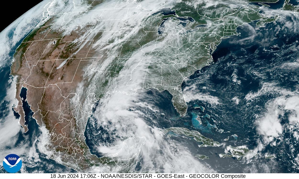 Vista satélite del potencial ciclón tropical uno que se convertirá hoy en la tormenta tropical Alberto