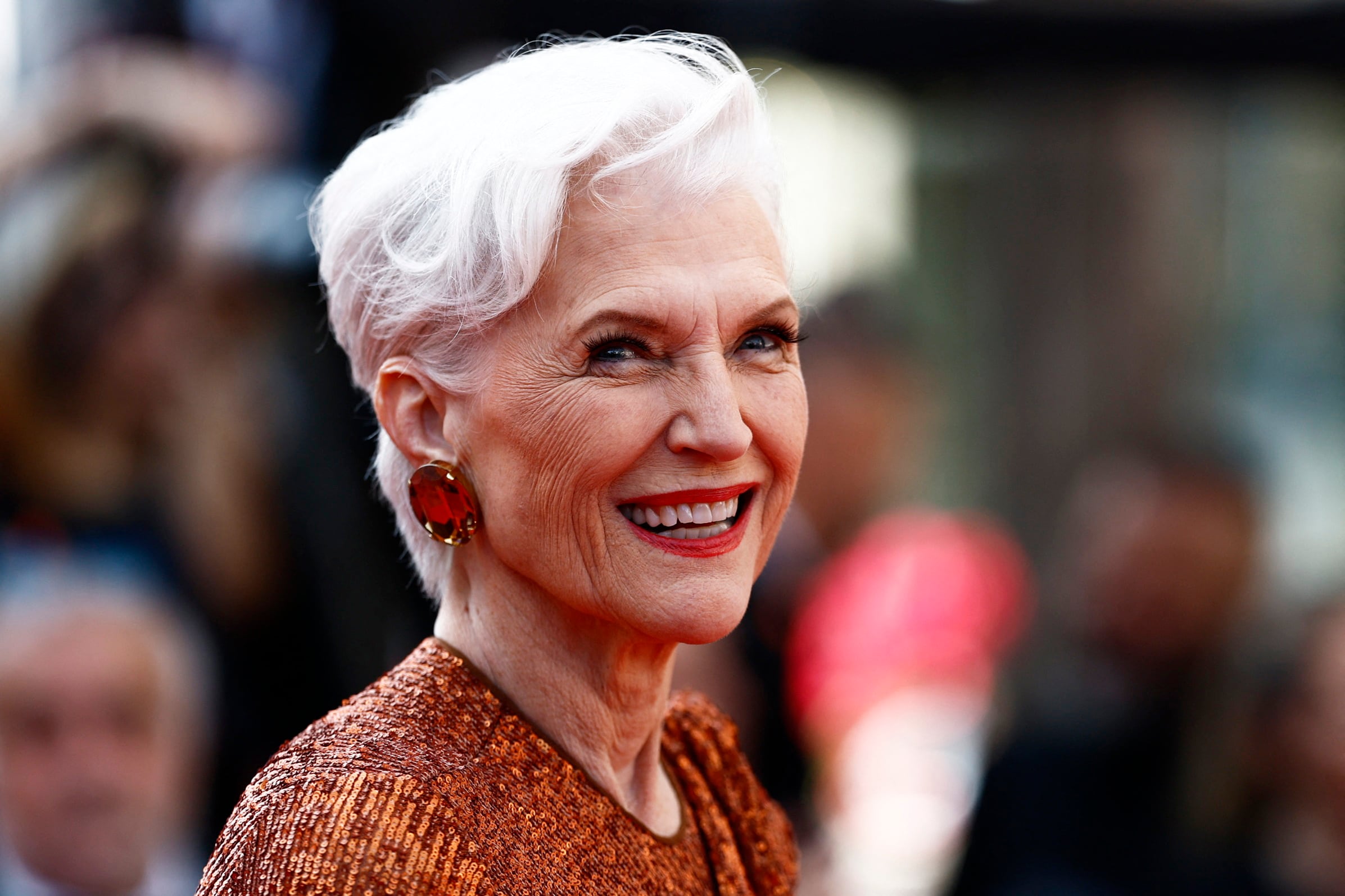 Aunque la industria de la moda favorece a la juventud, Maye Musk demostró que la belleza no tiene edad (REUTERS/Gonzalo Fuentes)