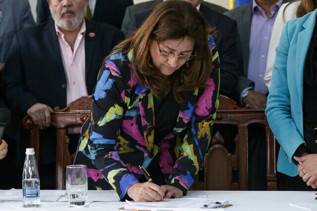 La ministra de Justicia, Ángela María Buitrago y la ministra de agricultura Martha Carvajalino, radicaron el proyecto de ley ordinaria de la jurisdicción agraria