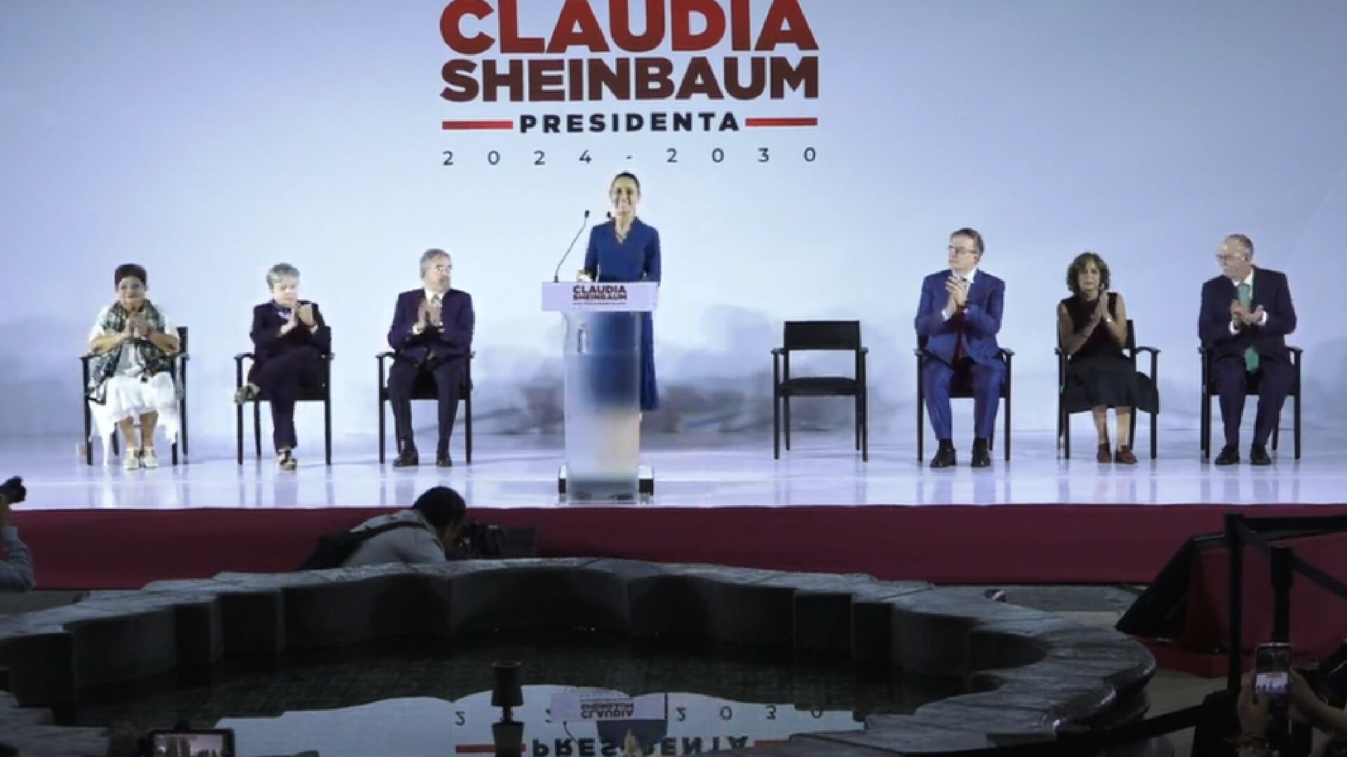 Claudia Sheinbaum presenta a su gabinete.