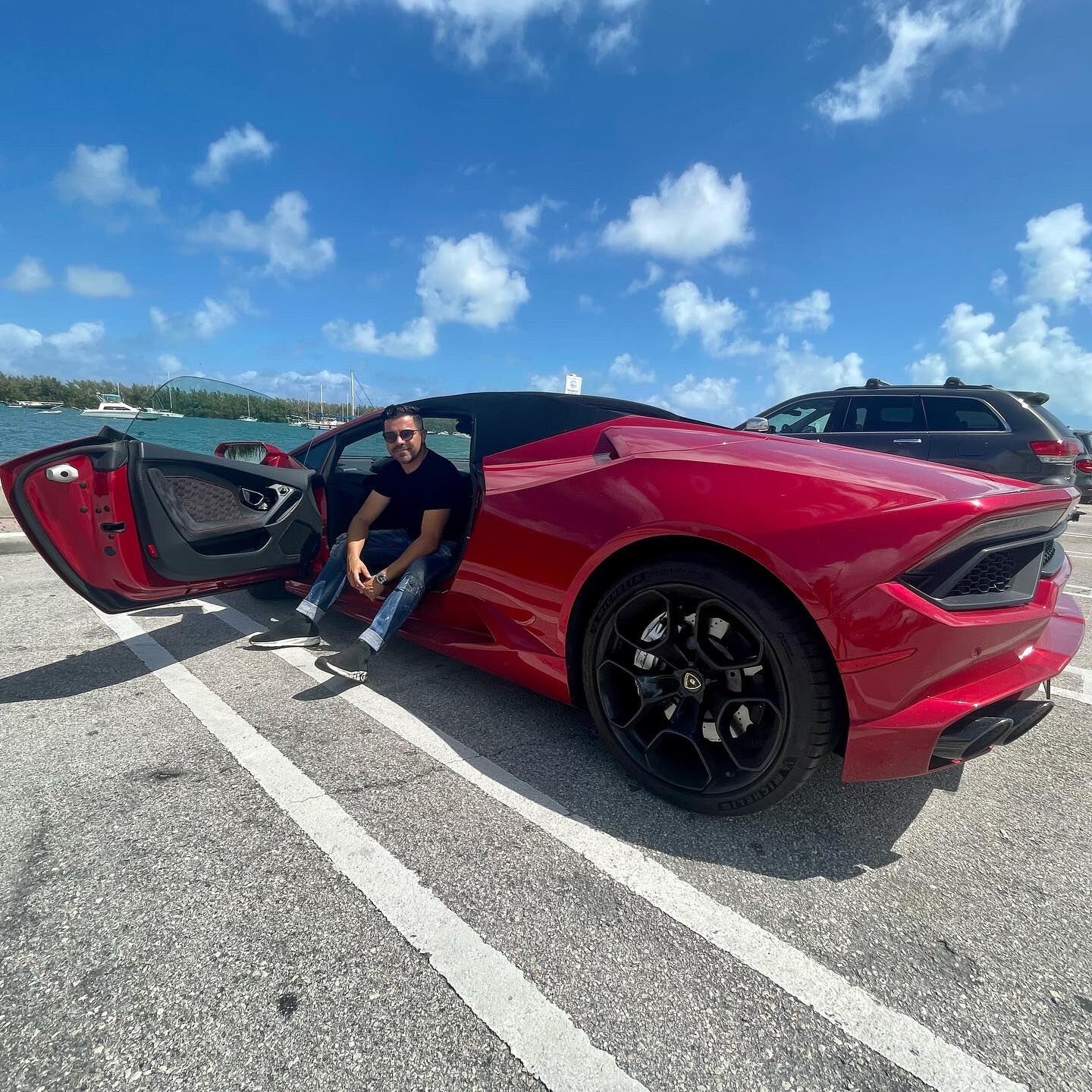 Piter Albeiro tiene una colección de carros de lujo en Miami - crédito @PITERALBEIRO/X