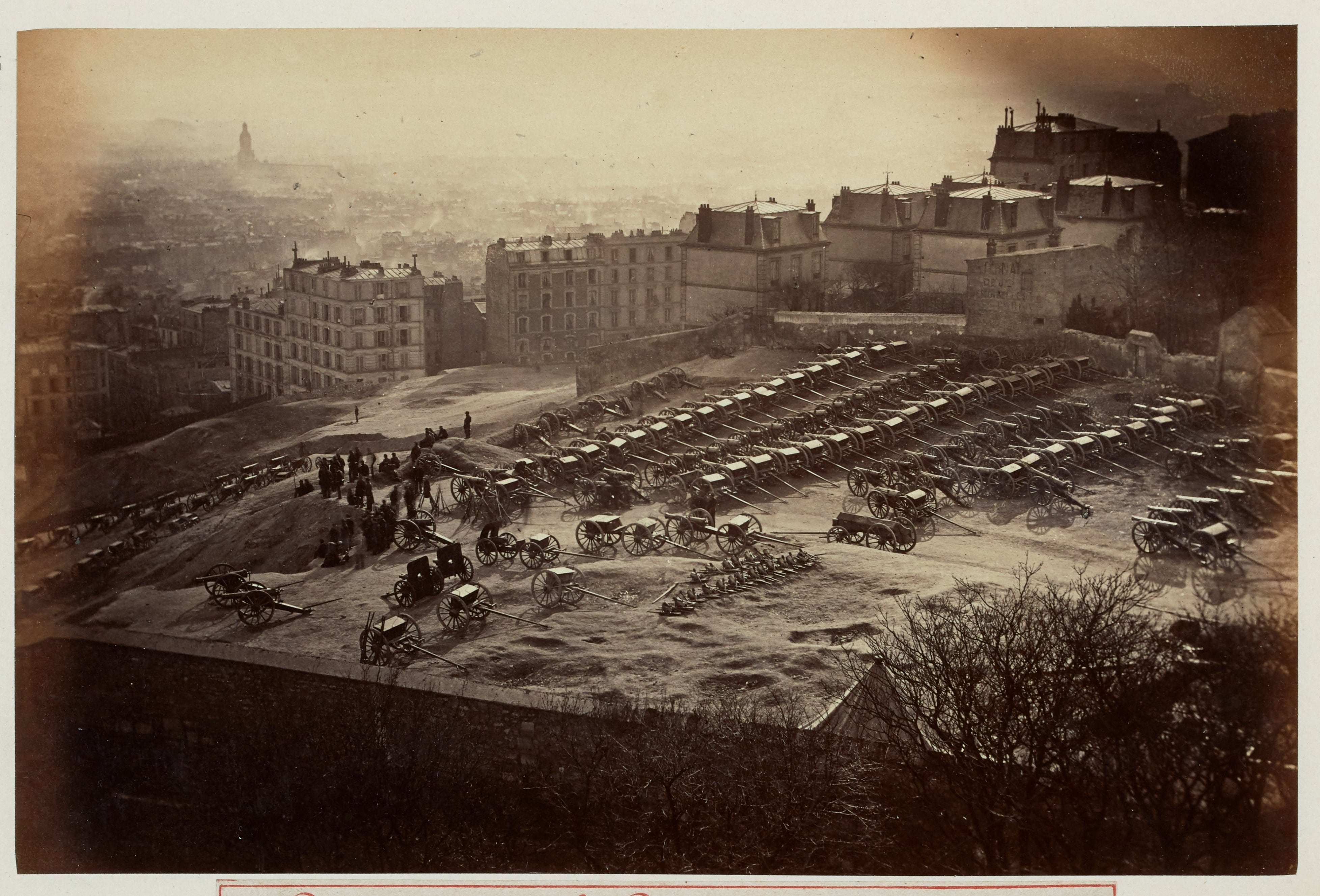 Cannons arrayed by the Communards on the Butte Montmartre on March 18, 1871. MUST CREDIT: Paris Musées/Musée Carnavalet, Histoire de Paris/Ville de Paris
Photo by: Anonyme