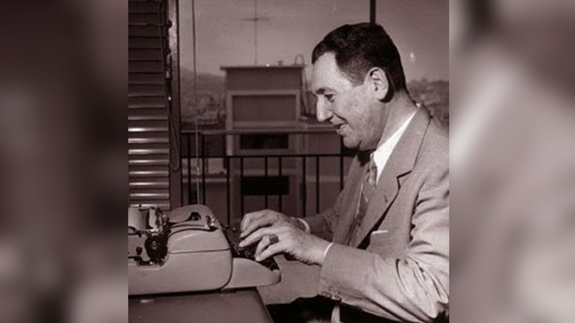 Perón pasaba horas en la máquina de escribir