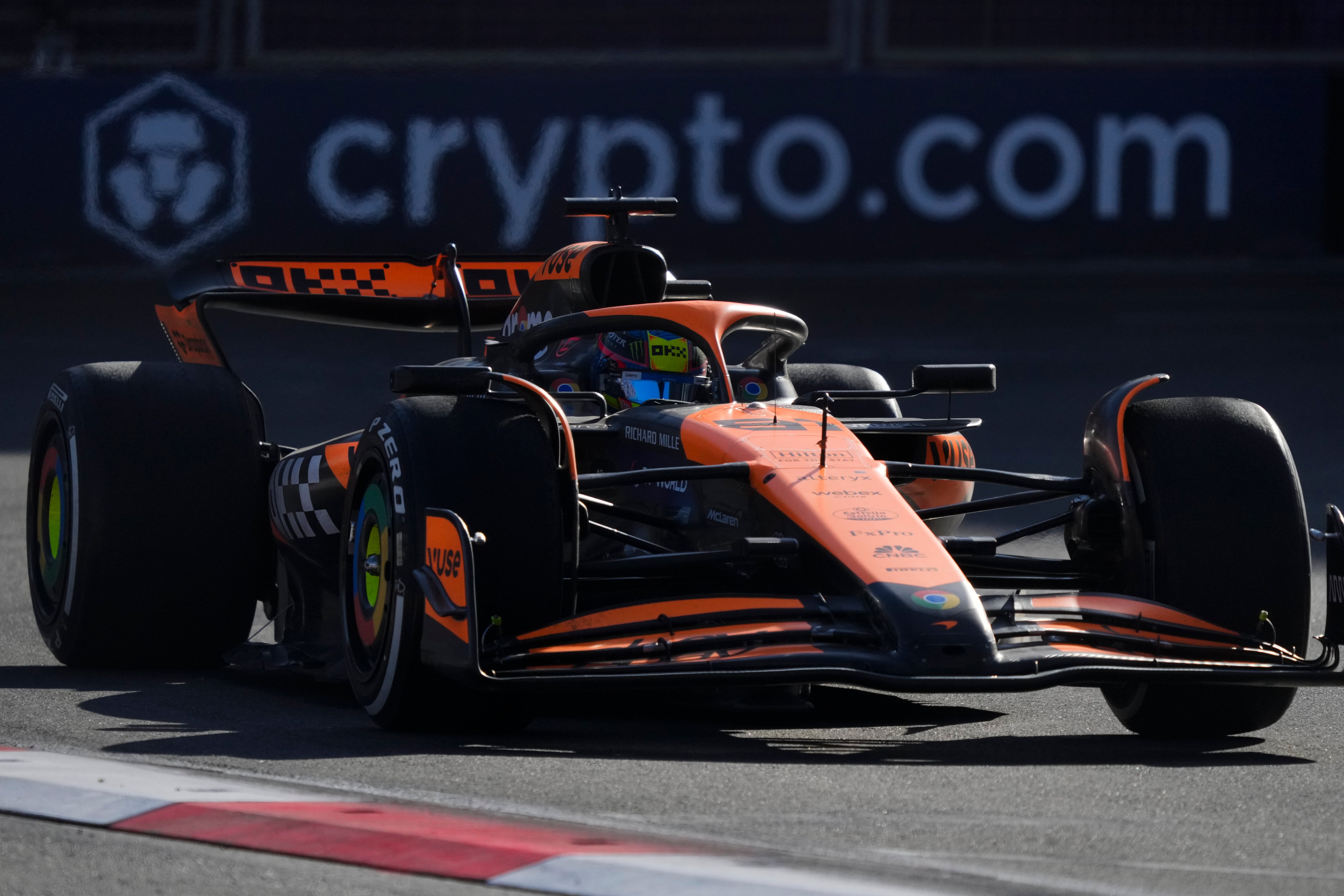 Oscar Piastri de McLaren durante el Gran Premio de Azerbaiyán, donde logró la victoria (AP Foto/Sergei Grits)