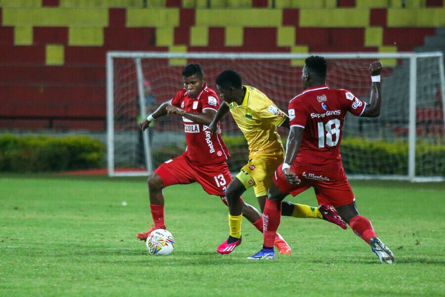 El último duelo en la capital santandereana entre América de Cali y Atlético Bucaramanga fue el 17 de mayo de 2023 - crédito Jaime Moreno / Colprensa