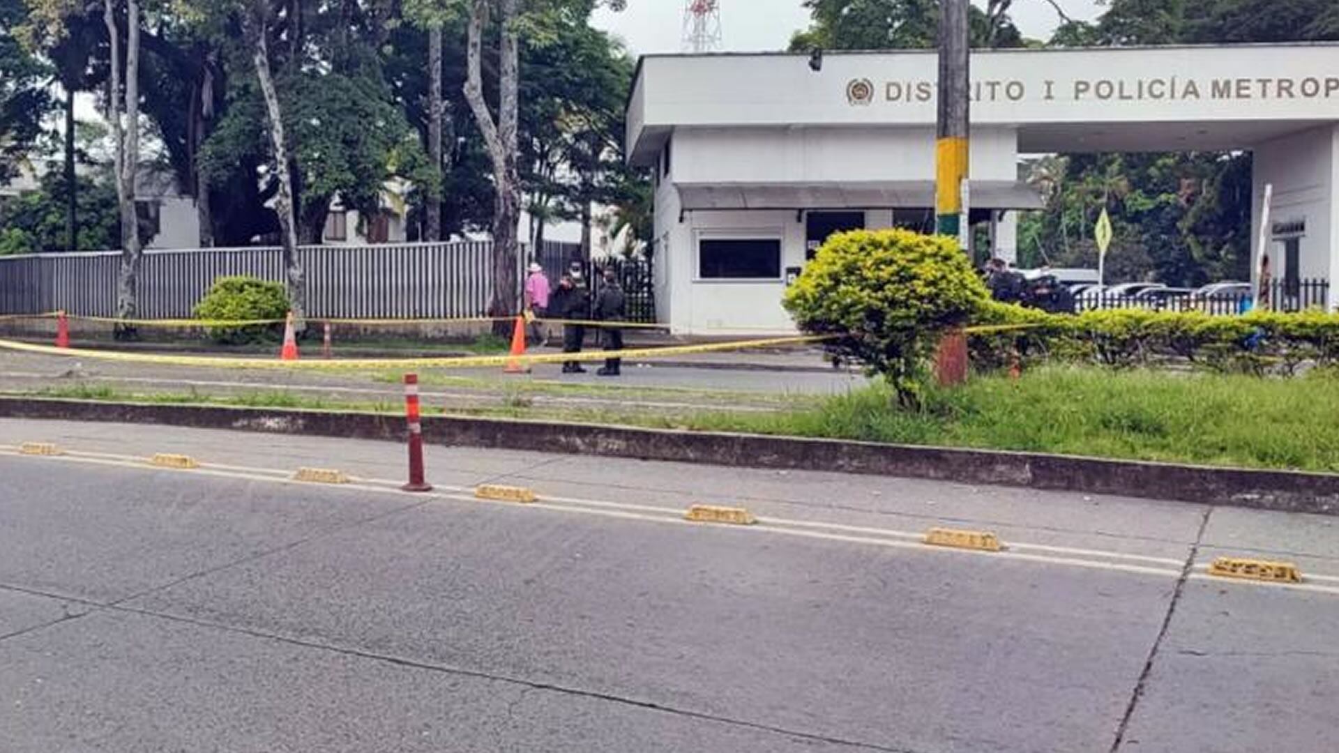 Hombre asesinó a una mujer en inmedicaciones de estación de policía en Ibague - Tolima - Colombia.