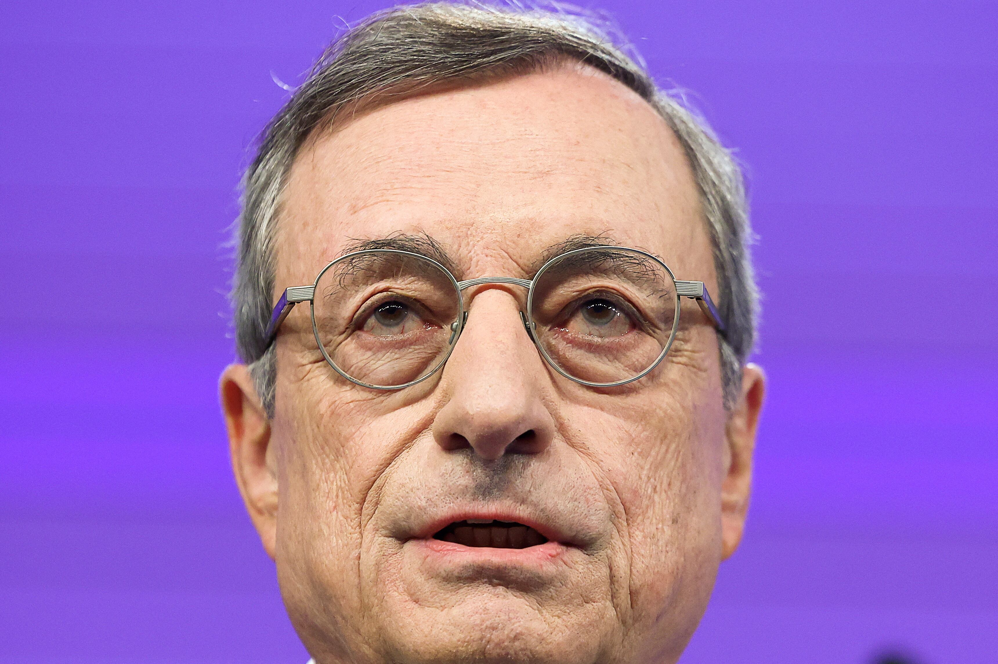 Mario Dragui, presidente del Banco Central Europeo (BCE), este lunes en rueda de prensa en Bruselas. (Reuters/Yves Herman)