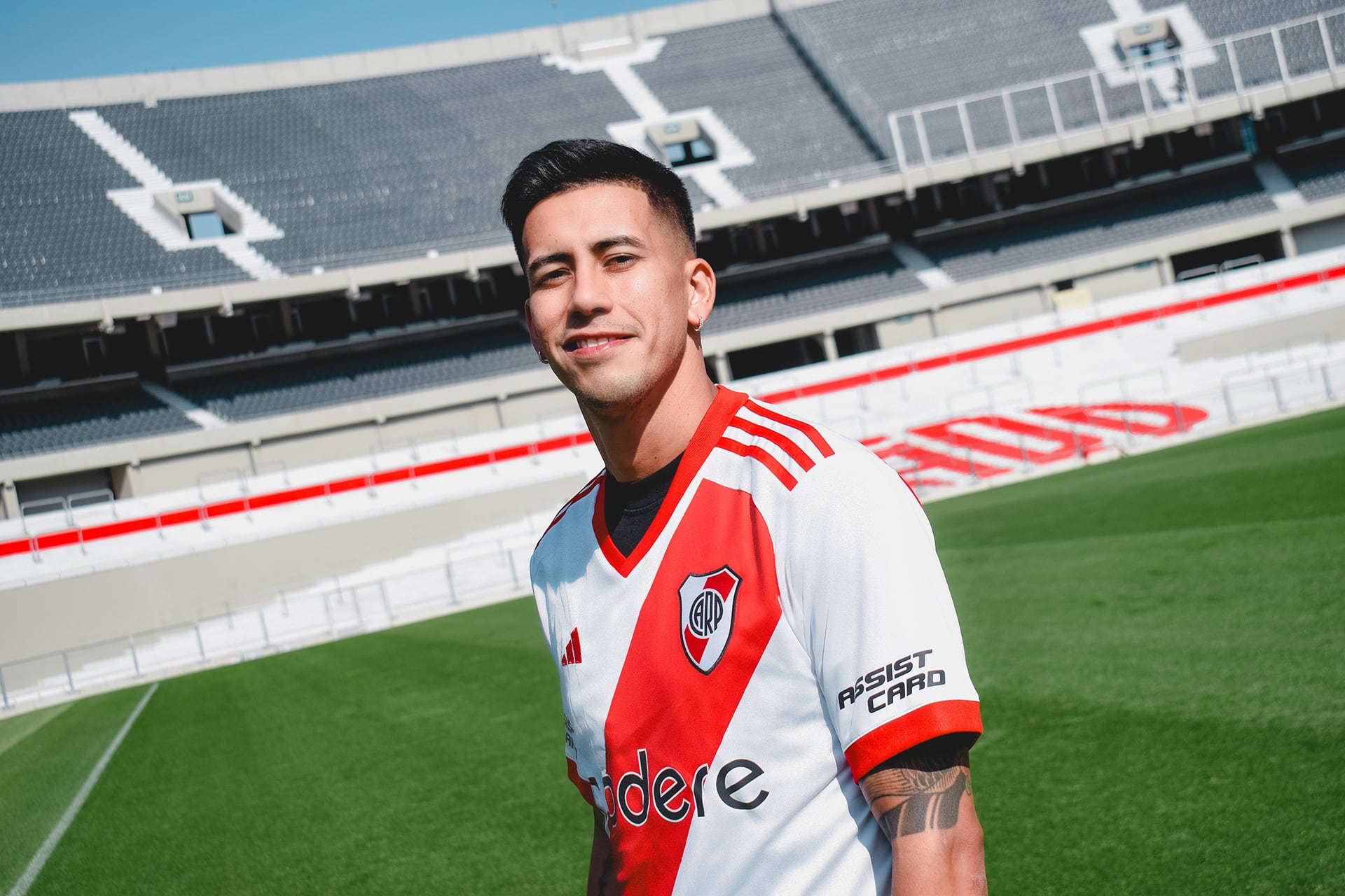 River presentó a Maximiliano Meza