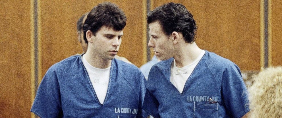 Lyle y Erik Menéndez fueron condenados a cadena perpetua sin posibilidad de libertad condicional en 1996 (AP)