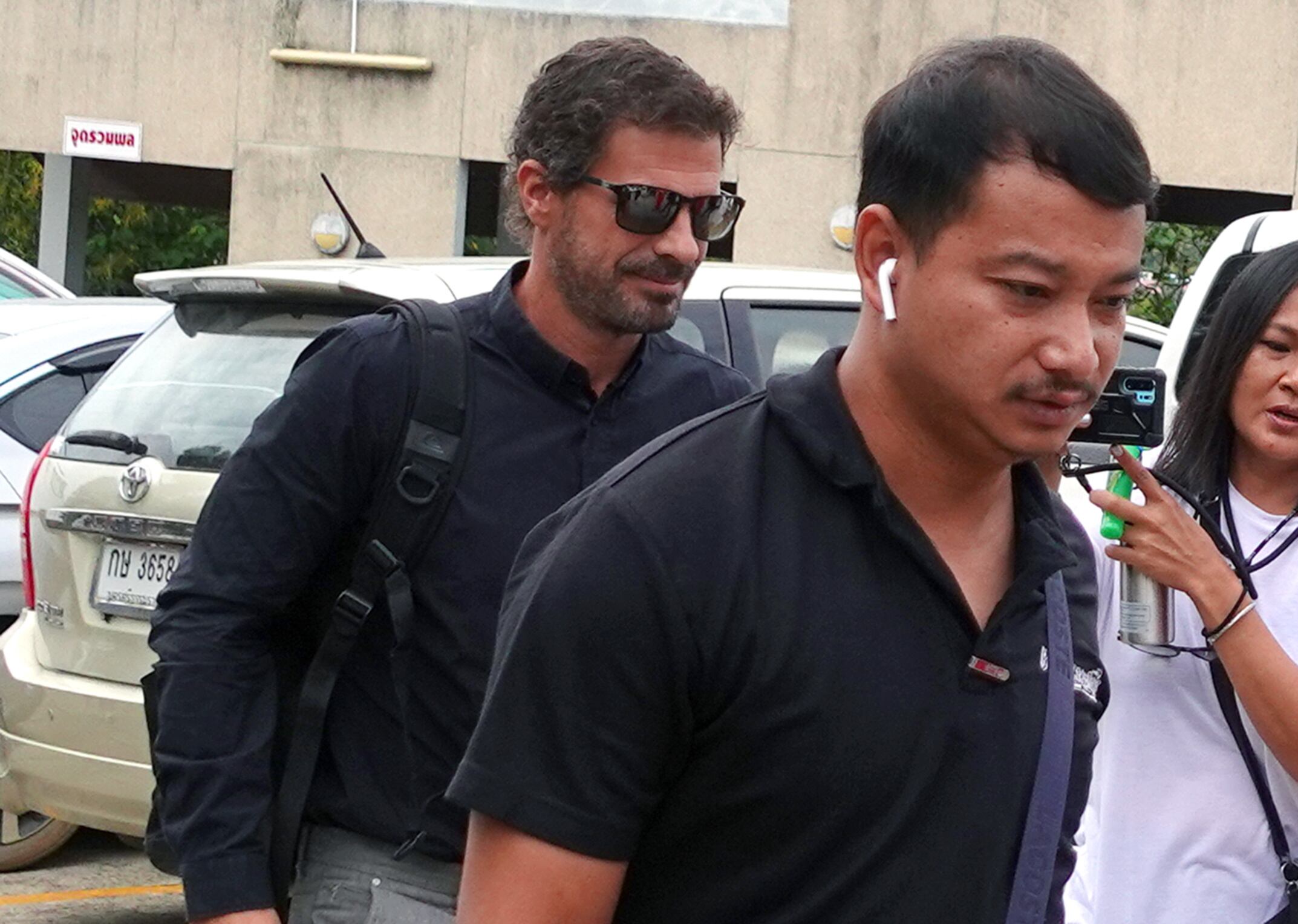 El actor español Rodolfo Sancho a su llegada al tribunal de Samui, padre de Daniel Sancho condenado en Tailandia a cadena perpétua por el asesinato del colombiano Edwin Arrieta.
EFE/EPA/SITTHIPONG CHAROENJAI
