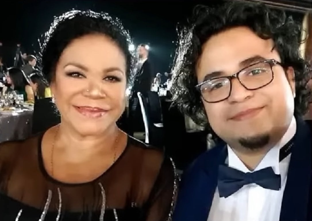 Eva Ayllón junto a su hijo menor, Francisco García Ayllón.