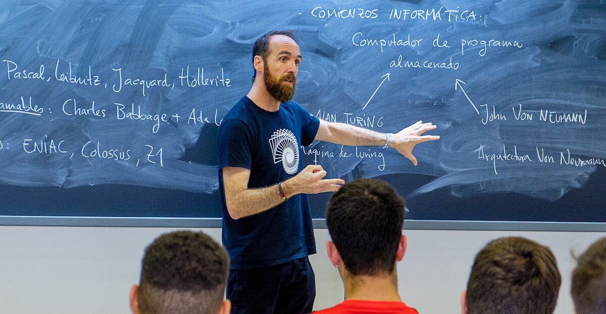 Eduardo Sáenz de Cabezón destaca la importancia de la motivación interna en el estudio de las matemáticas.
Foto de cortesía.