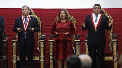 Dina Boluarte es “rehén” del Congreso y en Perú “gobierna el hampa”, afirma César Hildebrandt  