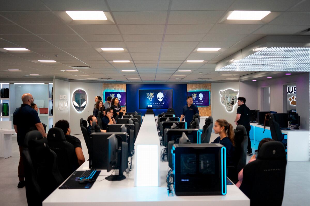 La Universidad Internacional de Florida y Alienware inauguran el laboratorio de juegos más avanzado