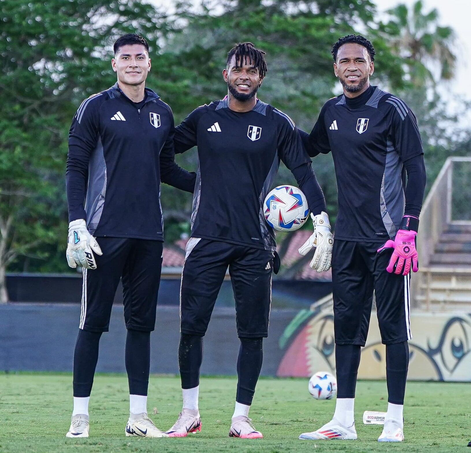 Diego Romero fue convocado a la Copa América 2024 con Perú como tercer arquero, y entrenó con Pedro Gallese y Carlos Cáceda. - créditos: FPF