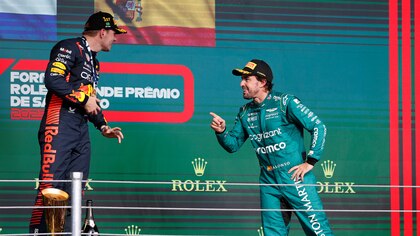 La sanción a Alonso en Austria levanta polémica: Verstappen recibió la misma penalización por un choque más grave