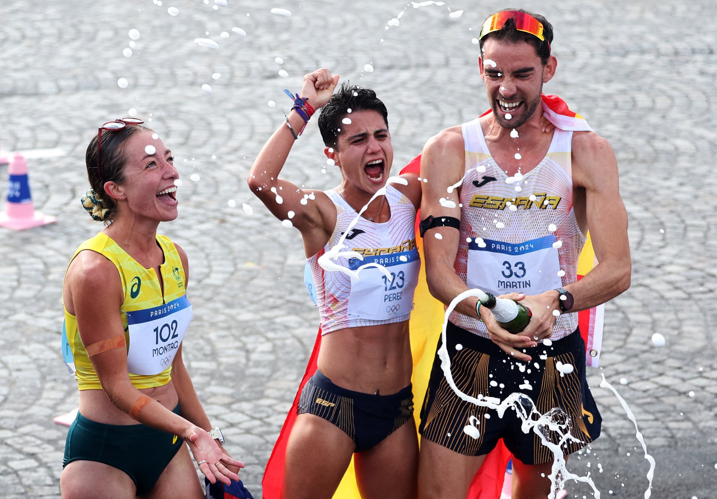 María Pérez y Álvaro Martín de España se quedaron con la medalla de oro en la nueva prueba de maratón marcha relevo mixto. (Crédito: REUTERS / Isabel Infantes)