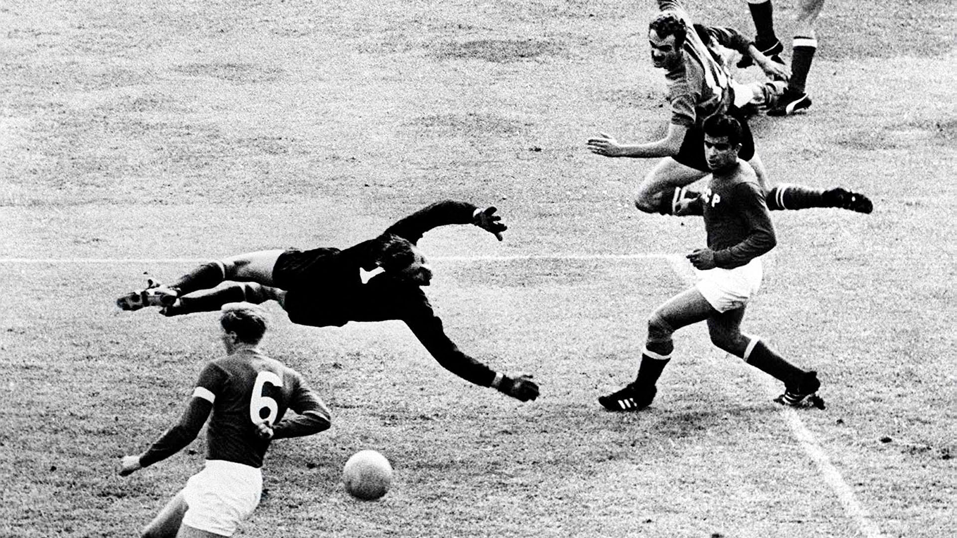 Lev, en acción, en el Mundial de 1966 (John Varley/Shutterstock)