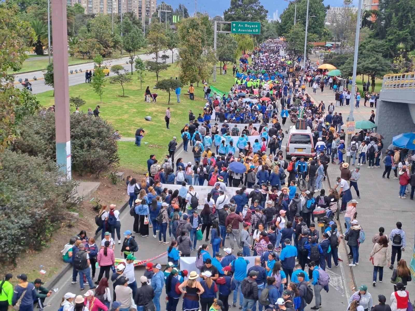 Bloqueos en Bogotá por el paro de Fecode.