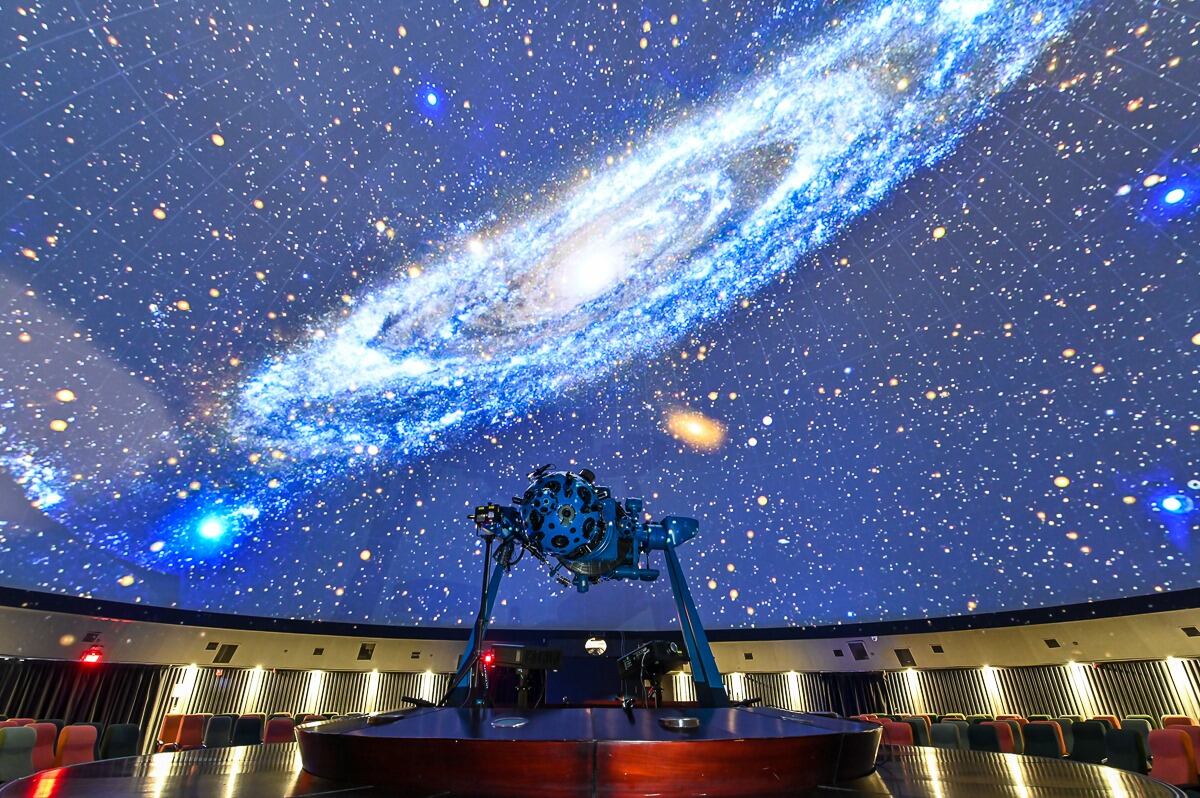 El Planetario de Bogotá abordará la astrobiología, un campo que se pregunta por la vida en el universo, su origen, evolución y futuro con la ruta Universo vivo.
Foto vía: bogota.gov.co