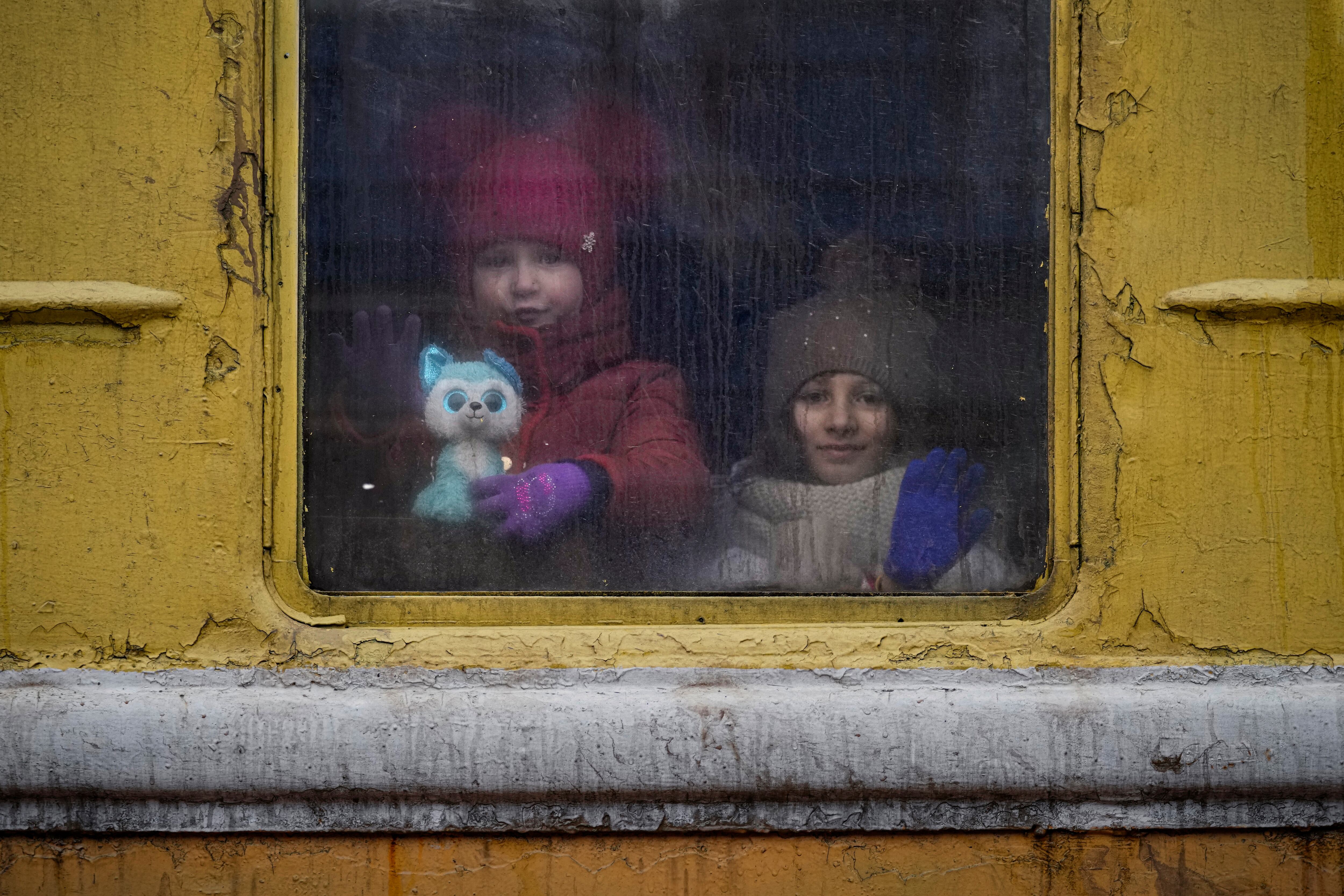 Putin secuestra y deporta niños ucranianos, delito por el cual ha sido imputado y ha recibido una orden de arresto de la CPI (AP Foto/Vadim Ghirda)