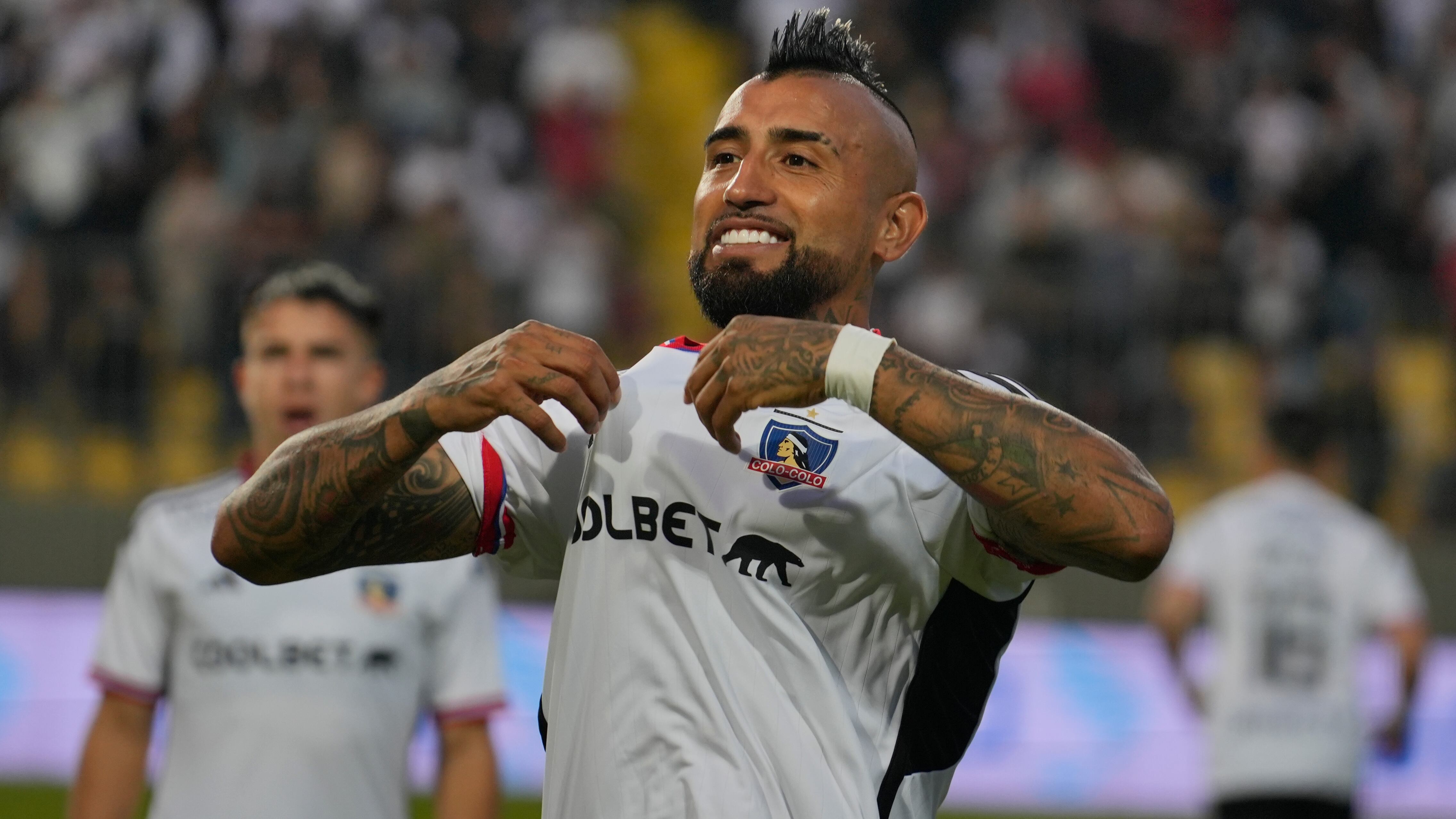 Arturo Vidal es la manija de Colo Colo de Chile en la liga chilena y Copa Libertadores 2024. - créditos: EFE/Adriana Thomasa 