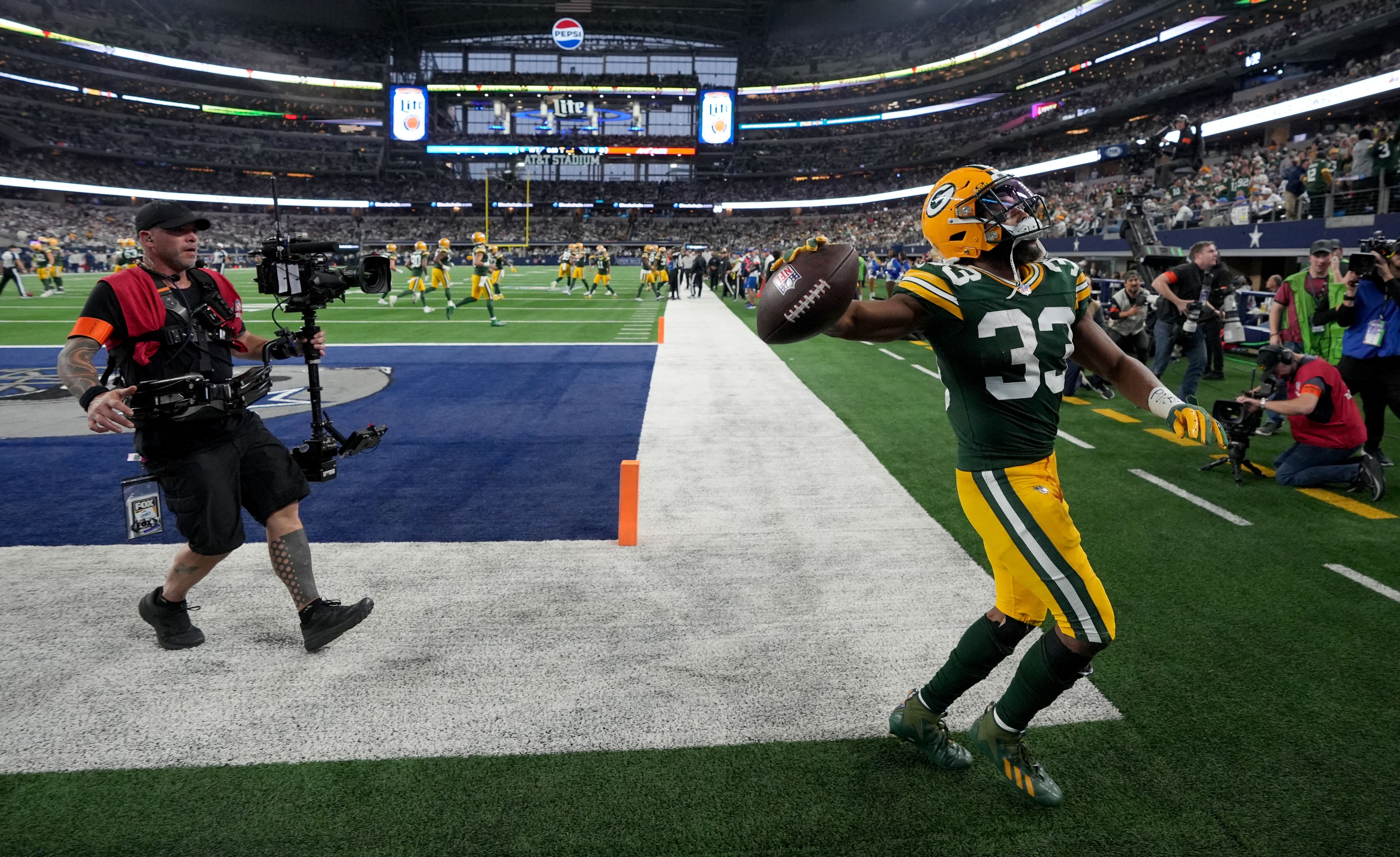 AT&T; Stadium otro recinto gigantesco en los Estados Unidos que tiene lugar para 80.000 fanáticos y que se podría expandir hasta casi 95 mil. Mandatory Credit, Mark Hoffman-USA TODAY Sports