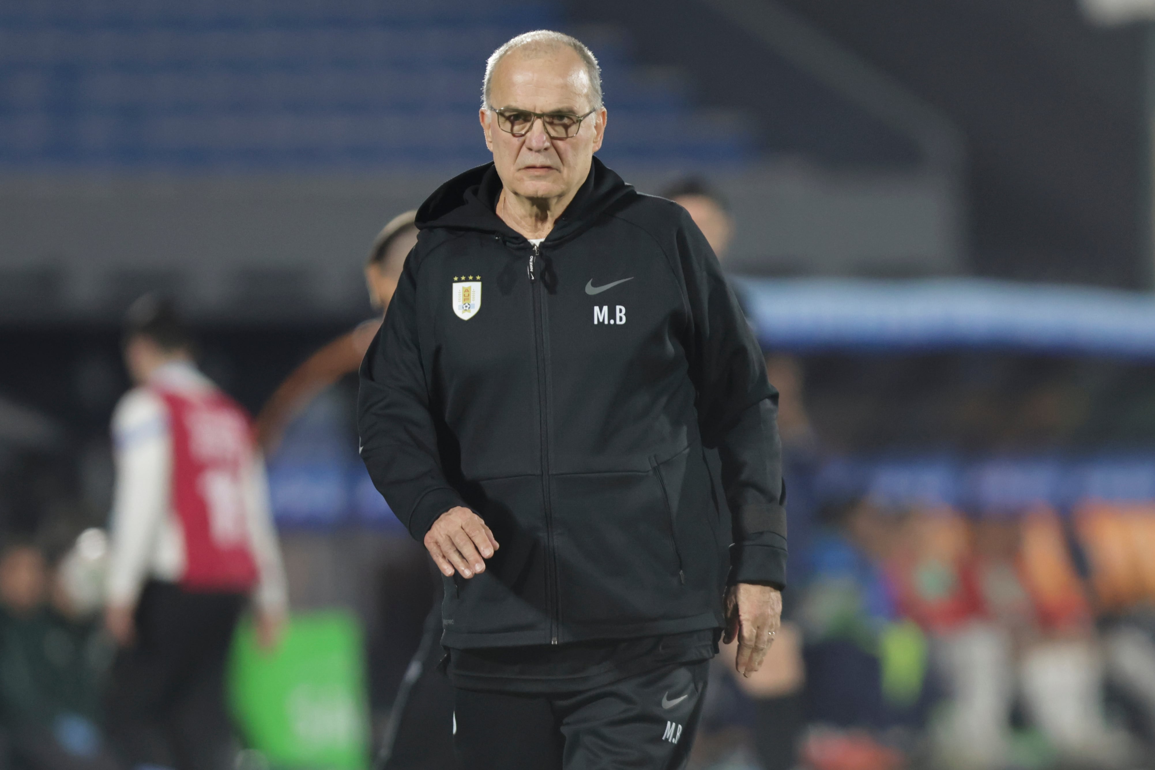 Son muchos los que han cuestionado a Marcelo Bielsa por sus malos tratos en la interna de la selección de Uruguay. EFE/Gastón Britos
