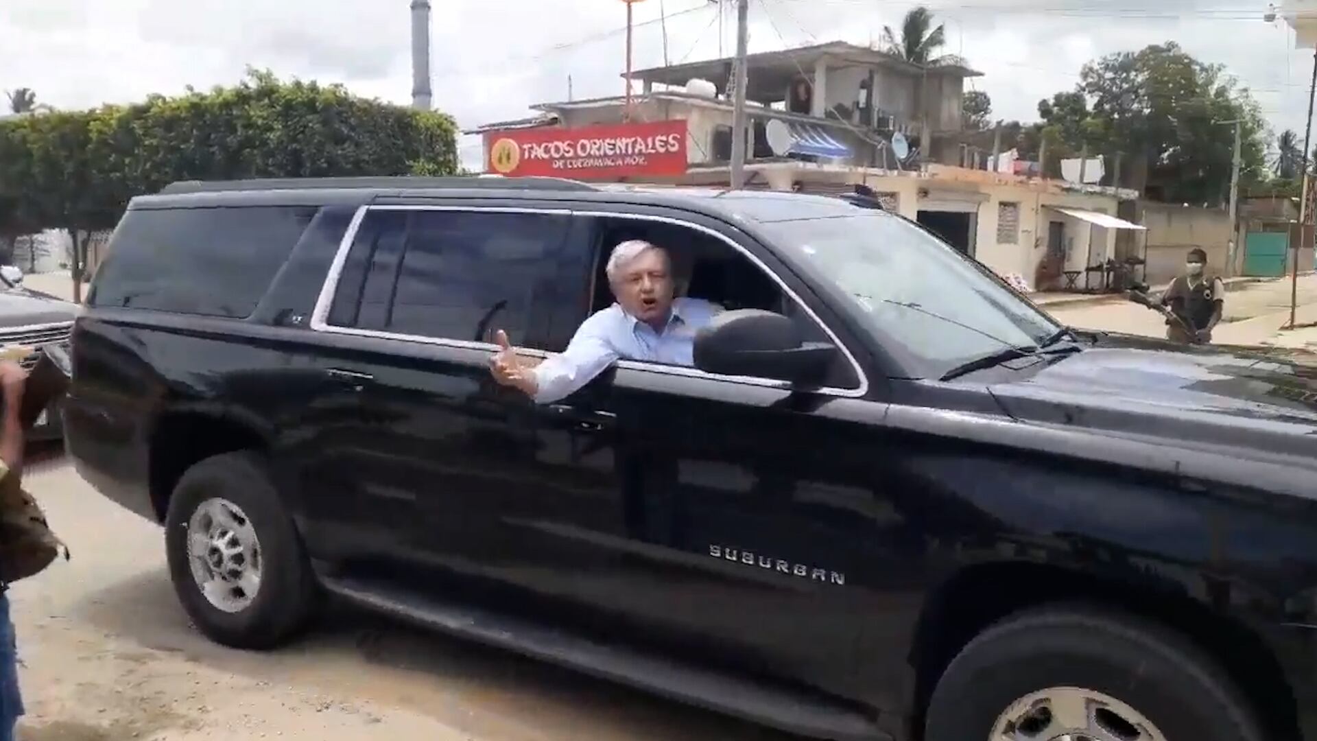 Video de AMLO durante su gira por Baja California