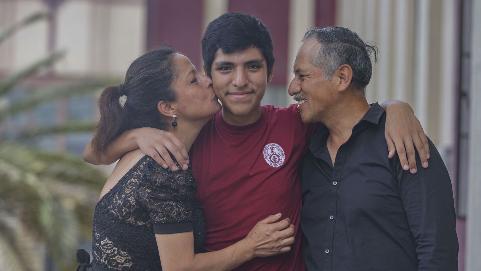 joven de la UNI obtiene pasantía