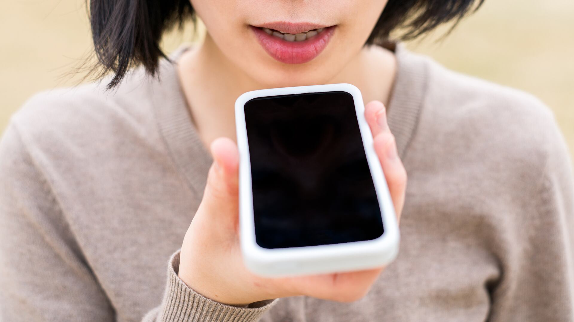 La ronquera de la voz puede ser un síntoma de cáncer de tiroides (iStock)