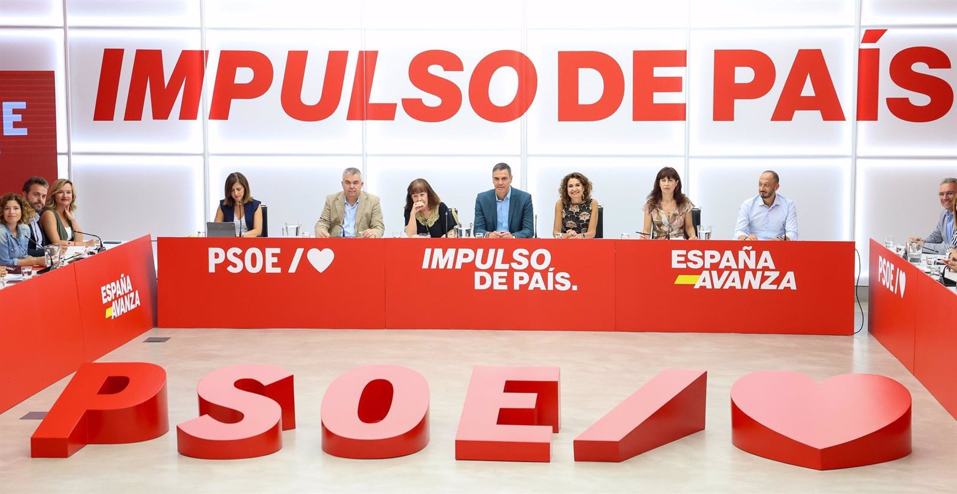 El PSOE exige a Feijóo que pida 