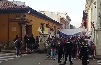 Marchas cerca a la Plaza de Bolívar - crédito @BogotaTransito/X