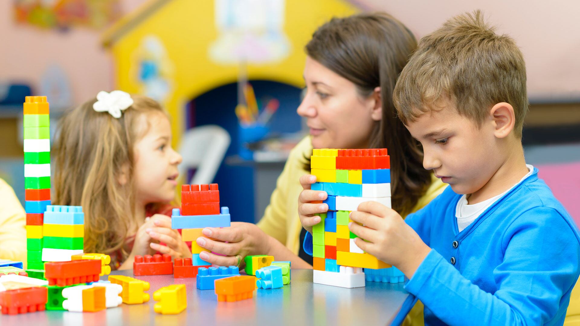 La educación preescolar no debe eclipsar otras iniciativas que trabajan la salud y el desarrollo infantil desde el nacimiento, dijo la experta (iStock)