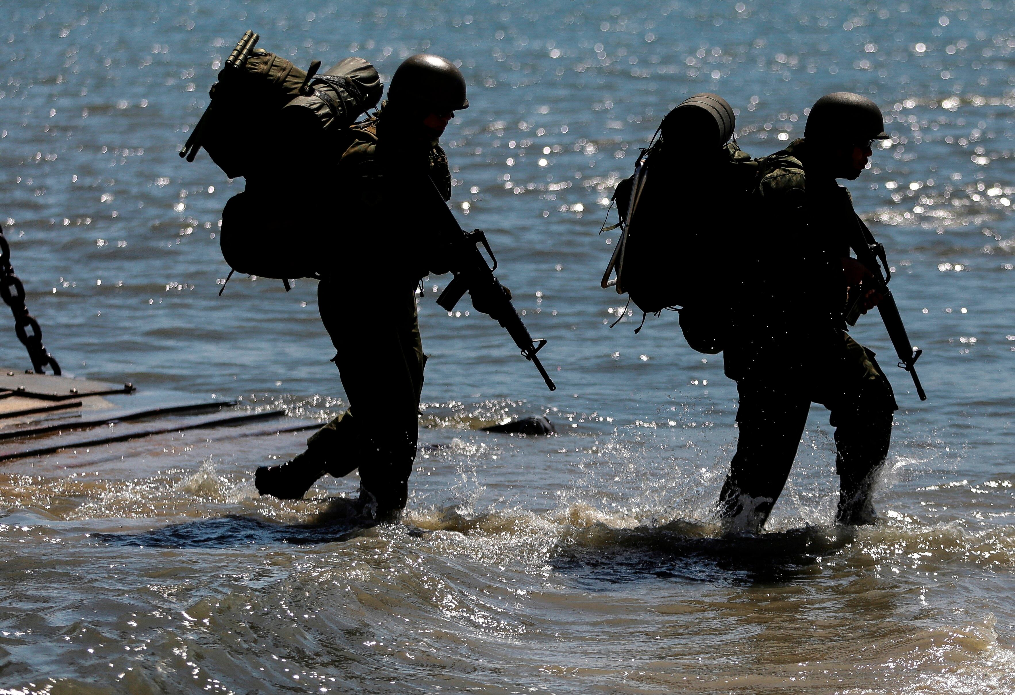 Entre las amenazas que se persigue contrarrestar figuran la ocurrencia de desastres naturales, la pesca ilegal, el crimen organizado, el narcotráfico y todo tipo de actos ilícitos que se cometen en el mar. EFE/Antonio Lacerda/Archivo 