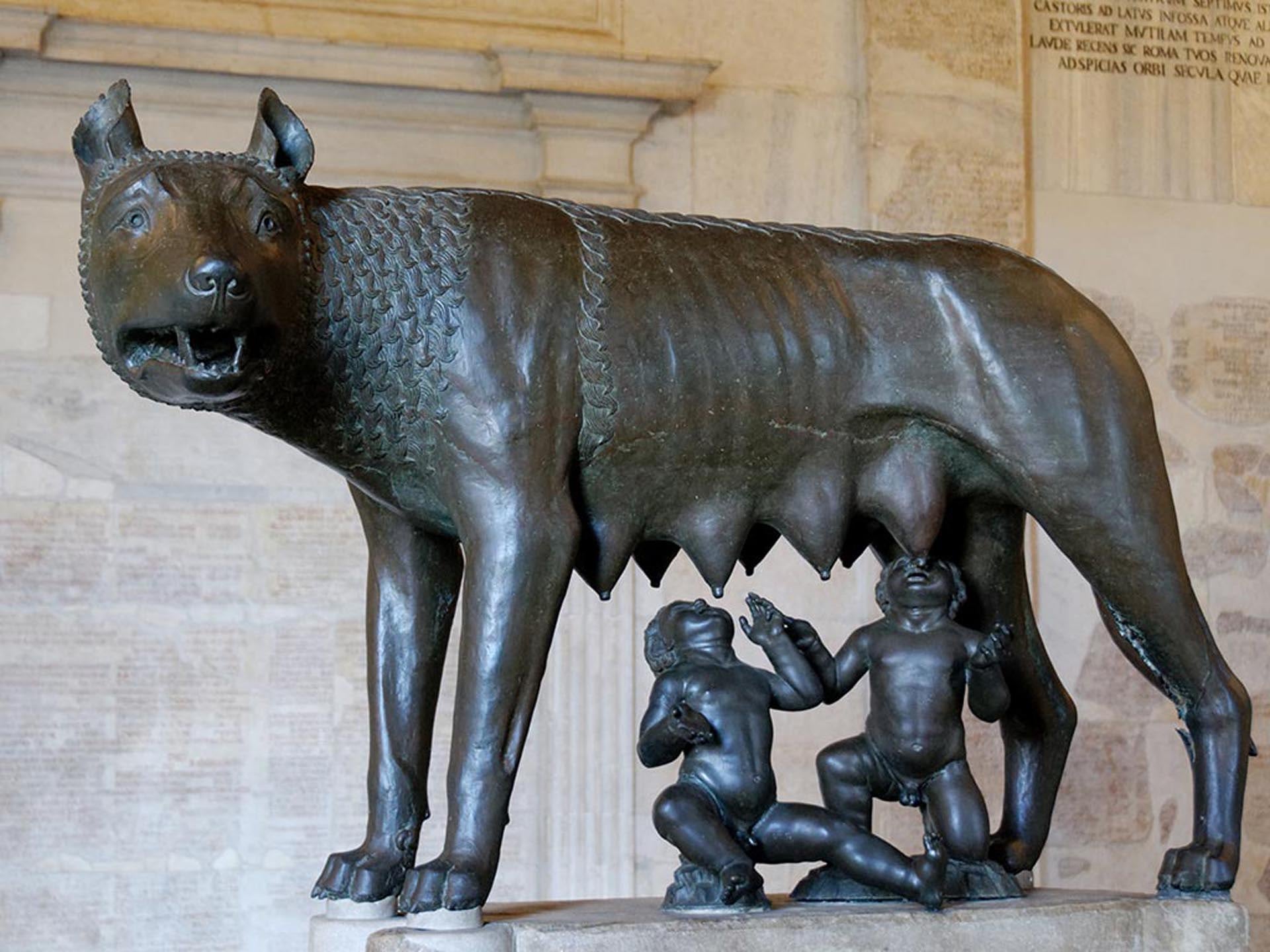 Rómulo y Remo amamantados por una loba, el símbolo de la ciudad de Roma