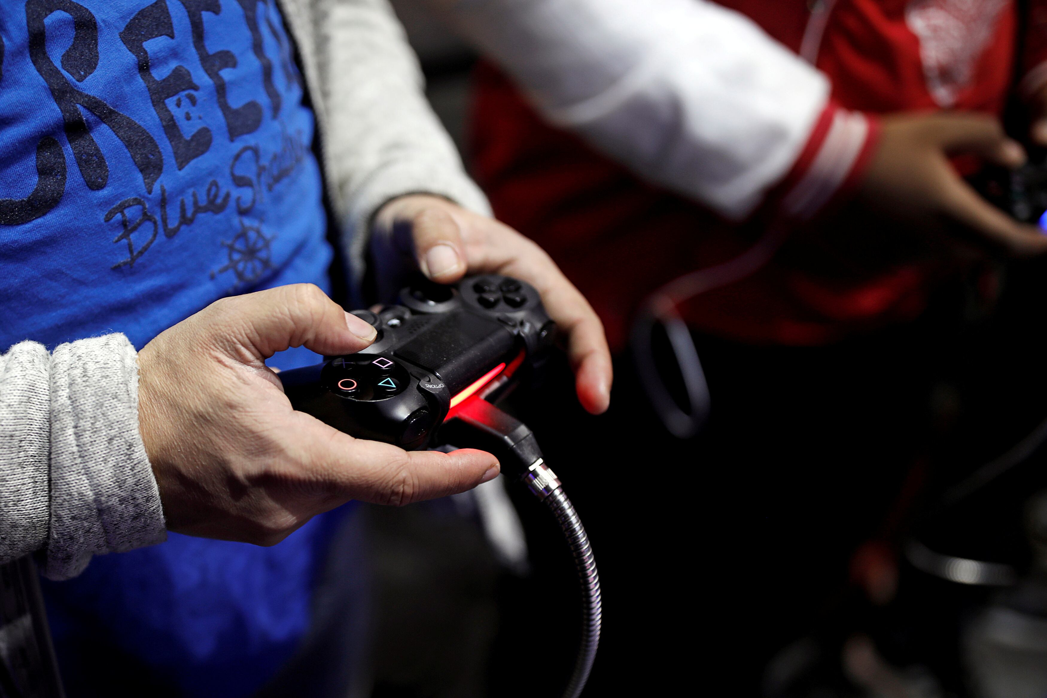 La PlayStation 4 ya cumplió más de 10 años de vida, por lo que es normal que su final se esté acercando. (REUTERS/Benoit Tessier/File Photo)