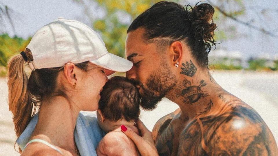 Maluma y su pareja, Susana Gómez, disfrutaron de la playa en las Bahamas acompañada de su hija París - crédito @maluma/Instagram